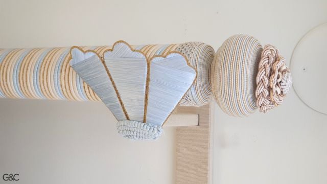 Embouts et rosace en passementerie, une création exclusive unique