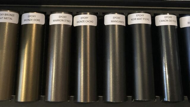 Échantillons de tubes finitions époxy bronze, époxy, noir, époxy bleu pour tringles à rideaux