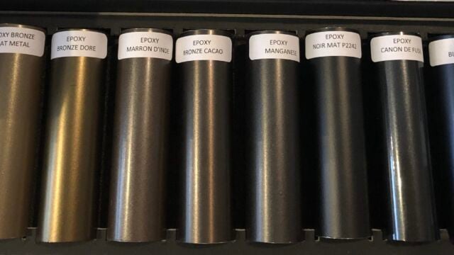Échantillons de tubes finitions époxy bronze, époxy, noir, époxy bleu pour tringles à rideaux