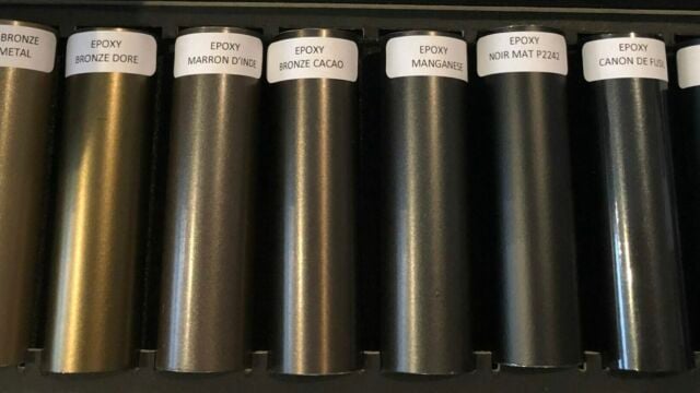 Échantillons de tubes décor époxy bronze, époxy, noir, époxy bleu pour tringles à rideaux