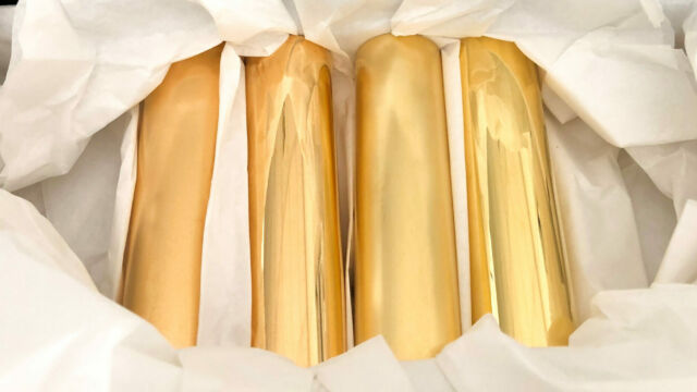 Échantillons de tringles décorées par dorure dans différents tons, or jaune, or rose, brillant ou mat