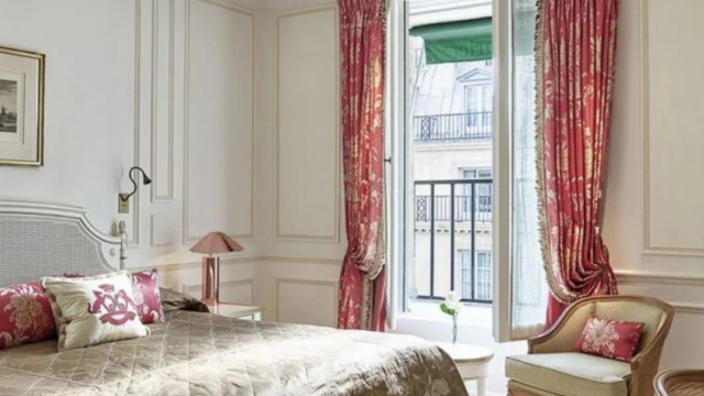 Tringle double coudée fabriquée sur mesure. photo Niall Clutton