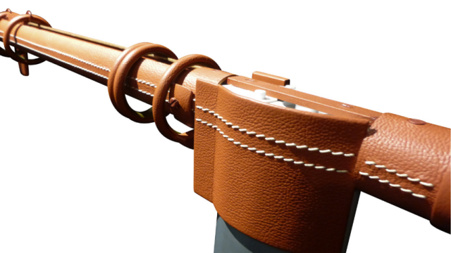 tringle télécommandée sur mesure gainée cuir avec surpiqure déco