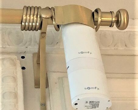 Gauthier & Cie : tringle décorative motorisée / Decorative motorized curtain pole