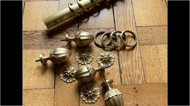 Tringle et accessoires décorés par électrolyse teinte poli satiné vernis brillant