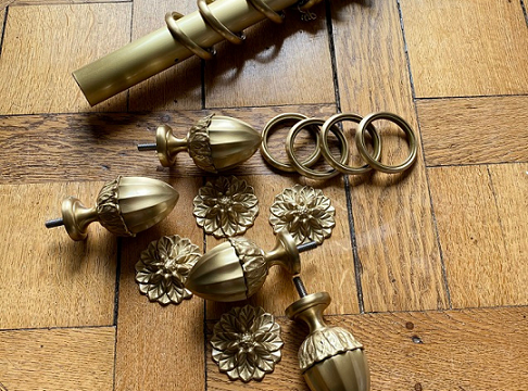 Tringle et accessoires décorés par électrolyse teinte poli satiné vernis brillant
