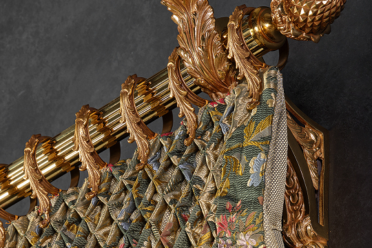 Embout pomme de pin, anneaux fueille et console feuille style Louis XVI