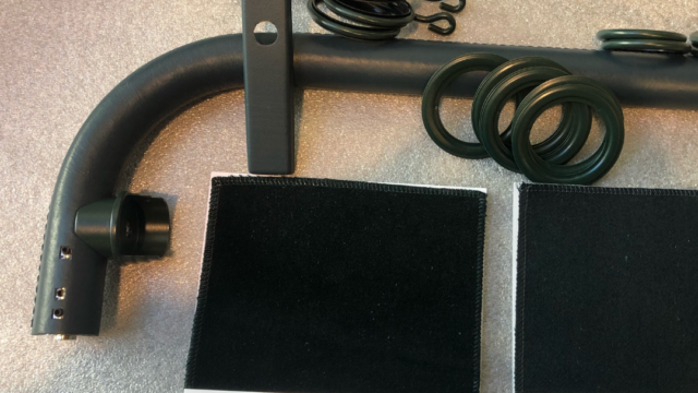 gainage cuir en harmonie avec le tissu, accessoires décor epoxy sur mesure