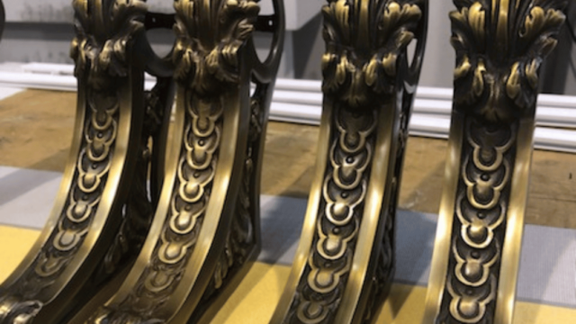 Accessoires de style Louis XVI réédités décorés