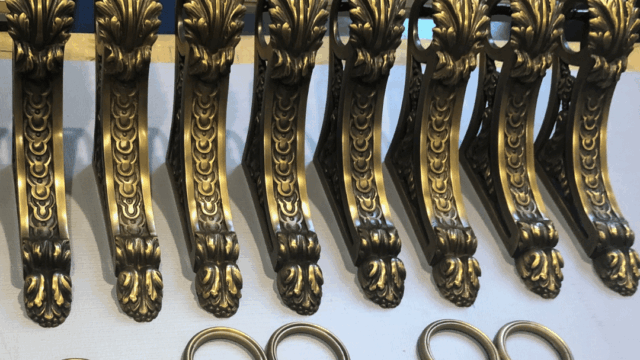 Accessoires de style Louis XVI pour tringles à rideaux haut de gamme