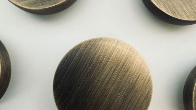 Accessoires tringles à rideaux couleur bronze médaille